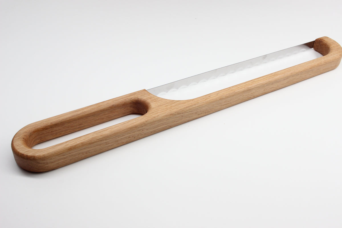 Solid oak bow bread knife with serrated stainless steel blade